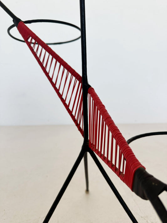 Plastic flower holder with cord