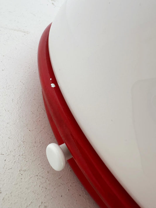 Lampada da tavolo con base rossa