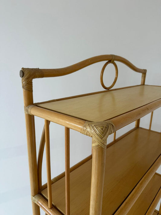 Libreria in vimini e bamboo