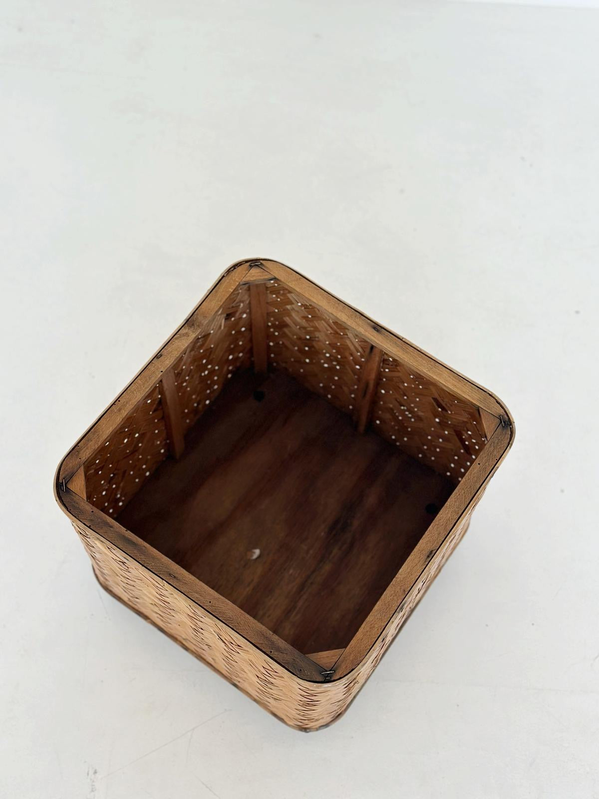 Wicker flower pot