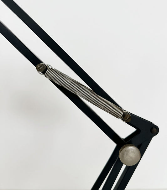 Lampada da tavolo tecnica