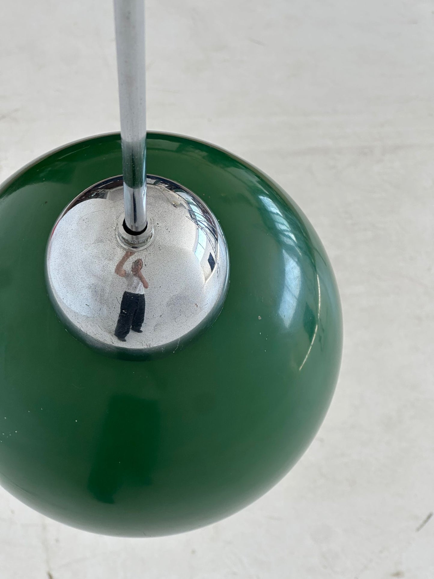 Lampadario verde e cromo