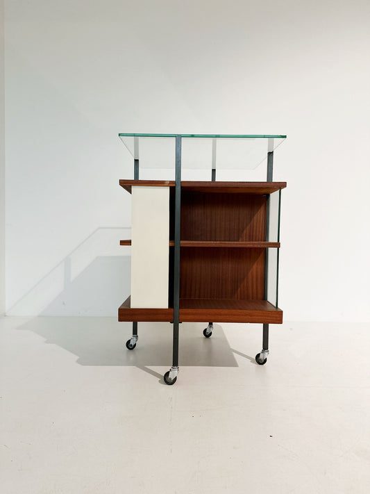 Library with exhibitor