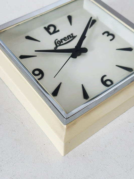Lorenz clock