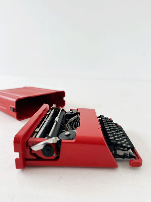 Macchina da scrivere Valentine, Olivetti