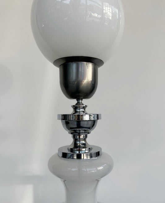 Lampada da terra bianca