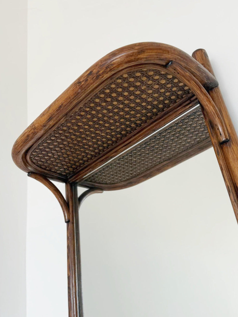 Specchio da terra in bambù e rattan anni '60