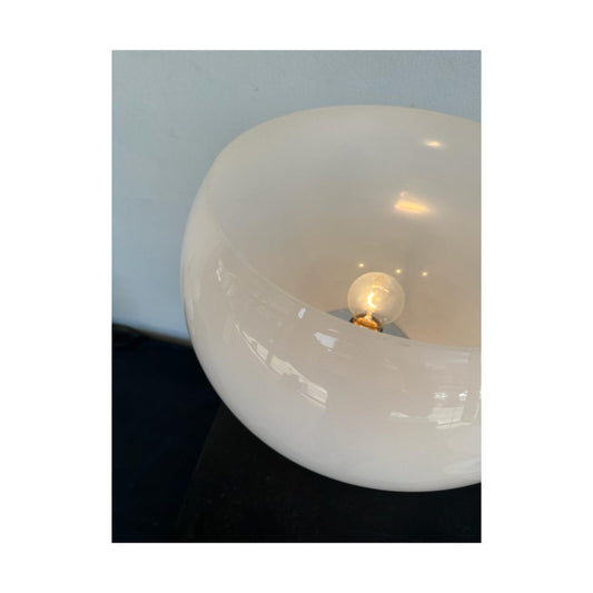 Lampada da tavolo bianca