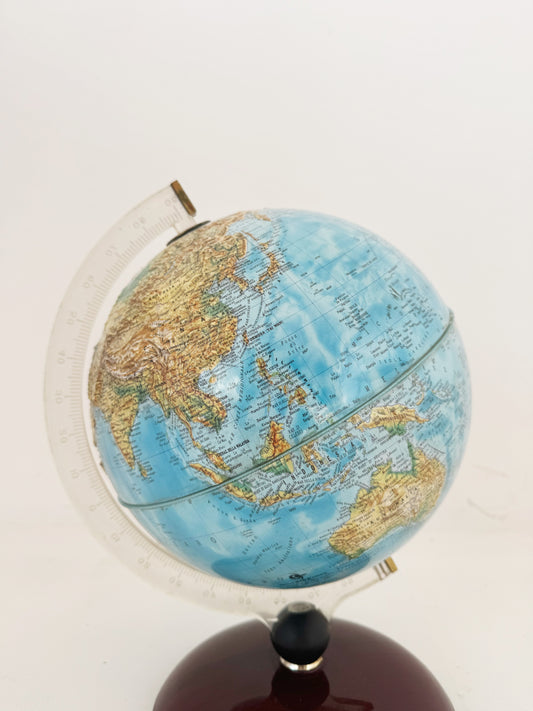 Relief globe
