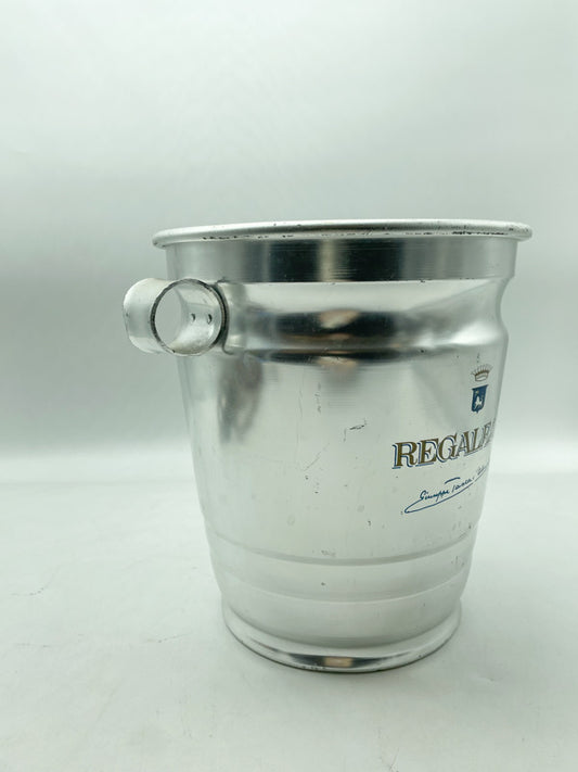 Regaleali ice holder