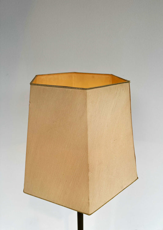 Floor lamp with lampshade