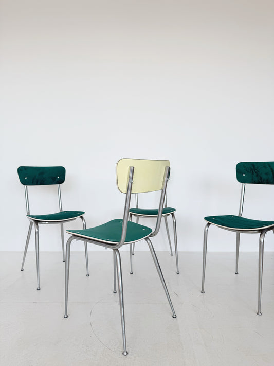 Quattro sedie velluto verde