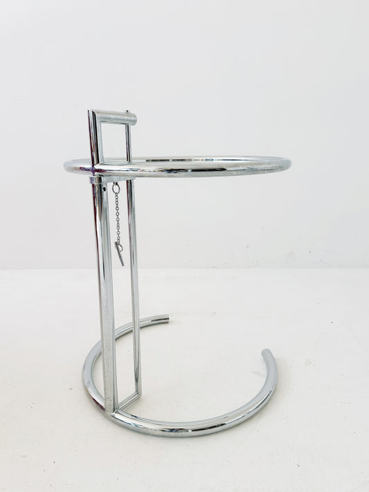 Tavolino regolabile E1027 designed by Eileen Gray