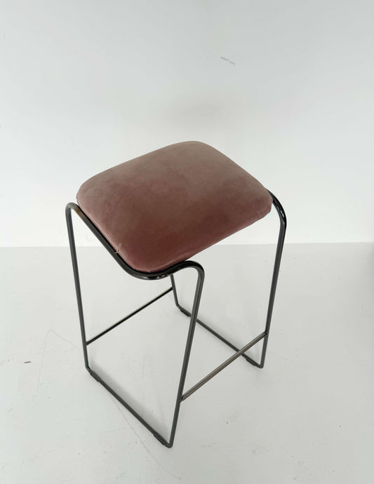 Metal stool with padded seat in antique pink