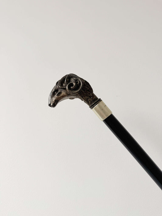 walking stick with caricatured figurative handle (late 19th – early 20th century)