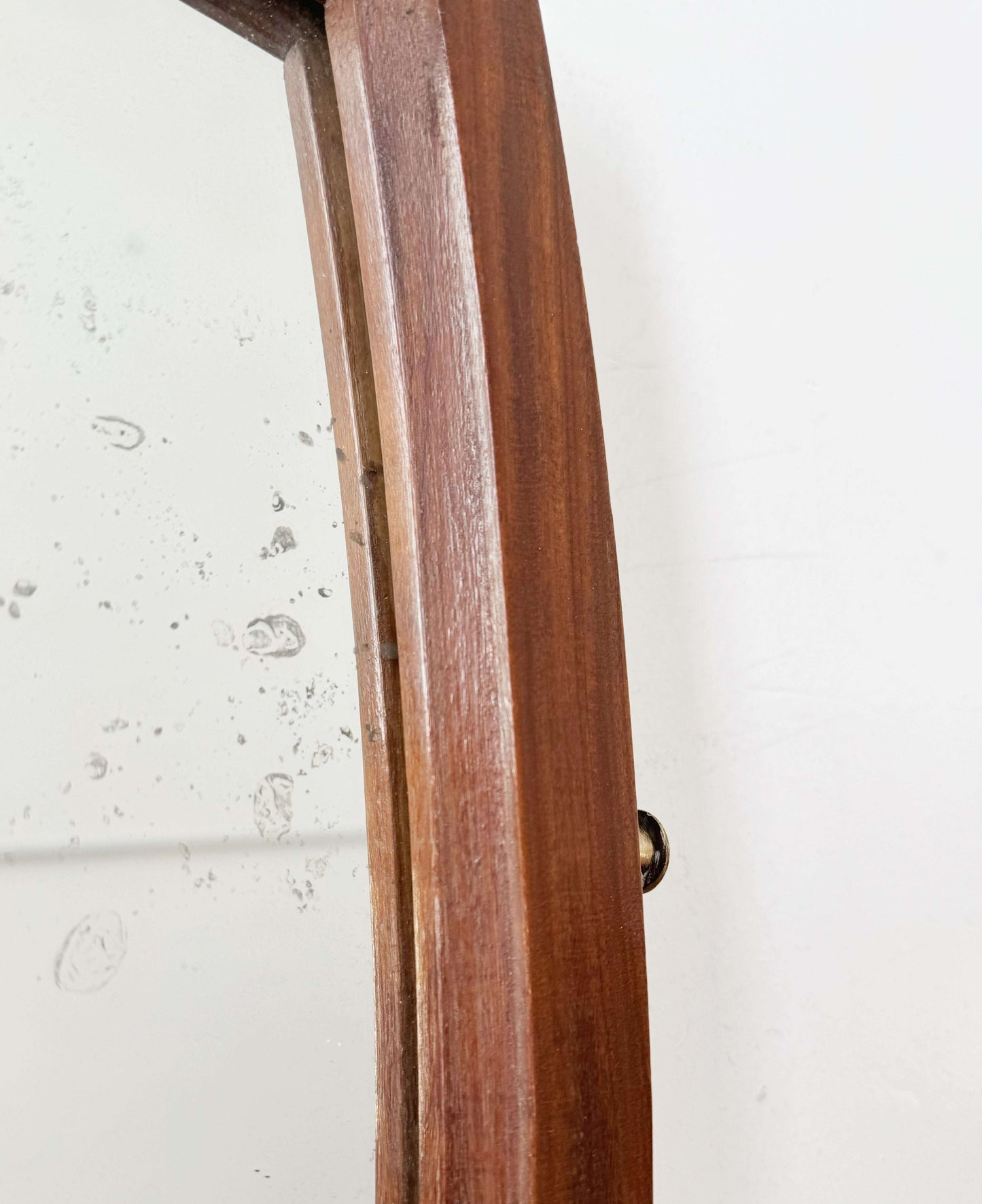 Mirror with curved wooden frame – 1950s / 1960s