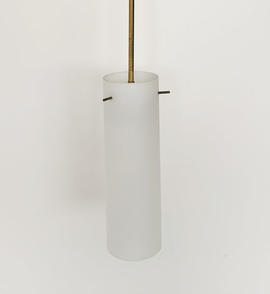 Lampadario vintage in ottone e vetro satinato