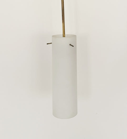 Lampadario vintage in ottone e vetro satinato