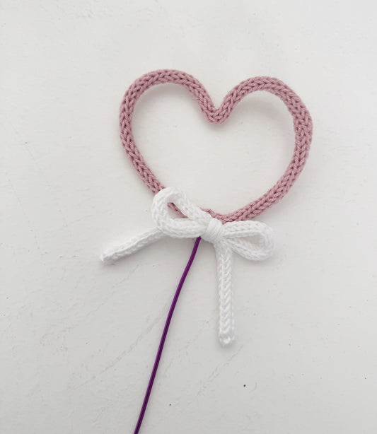Decorazione per piante a cuore in tricotin – romantica decorazione fatta a mano