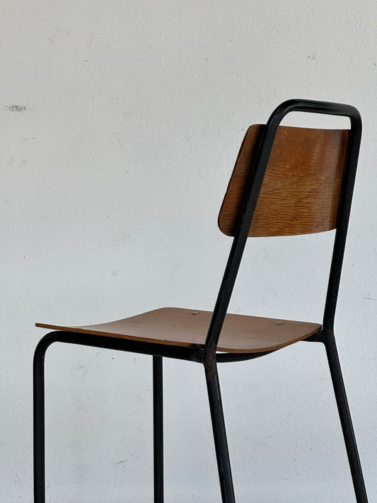 Quattro sedie legno e ferro