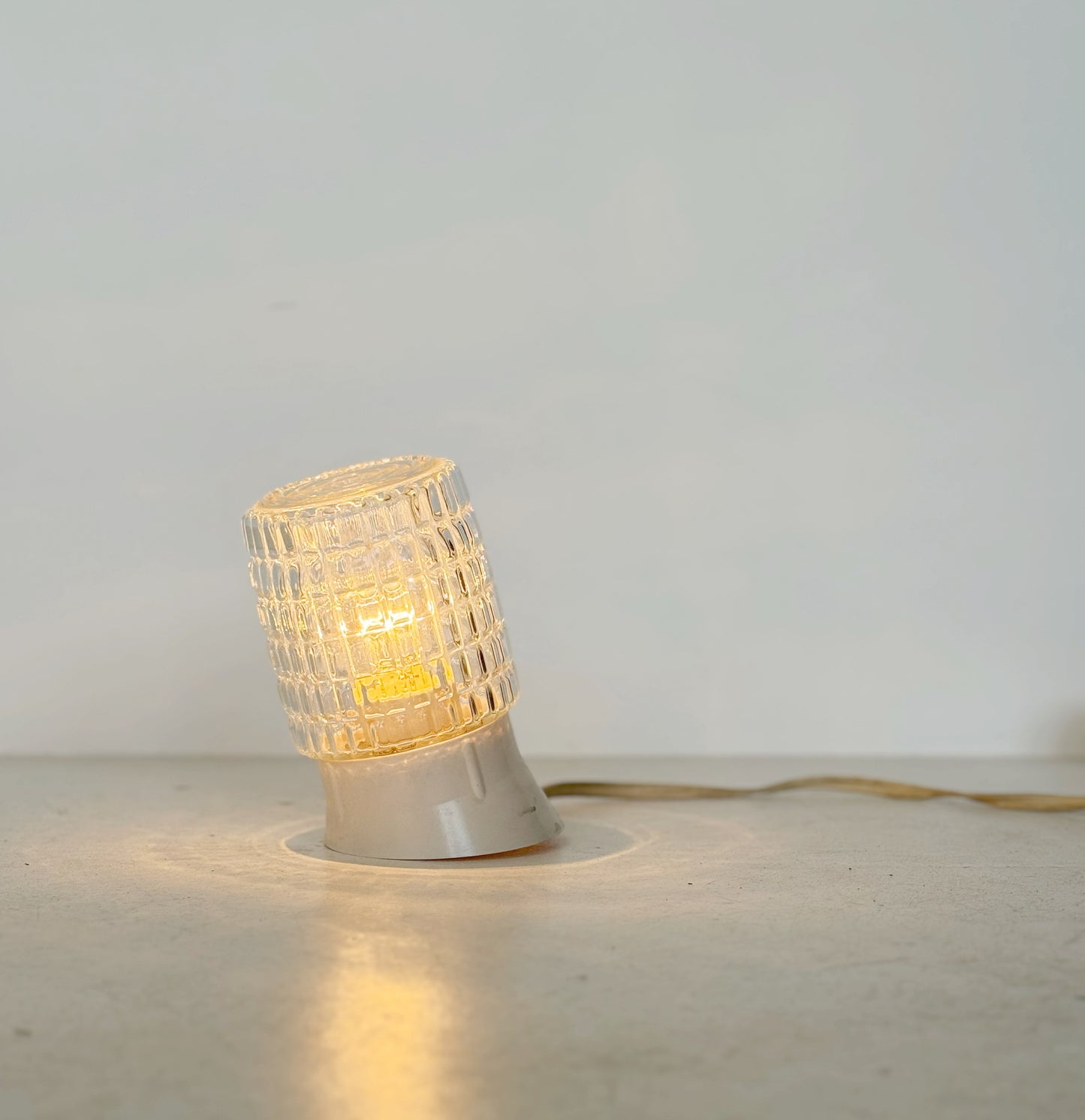 Applique with white base