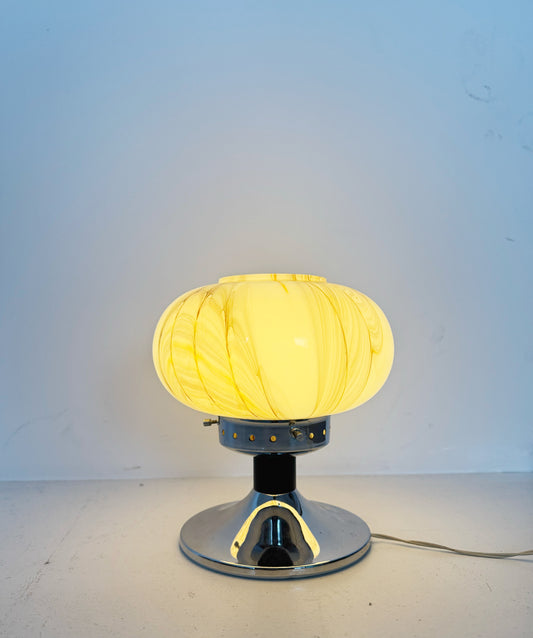 Lampada da tavolo vintage in vetro soffiato