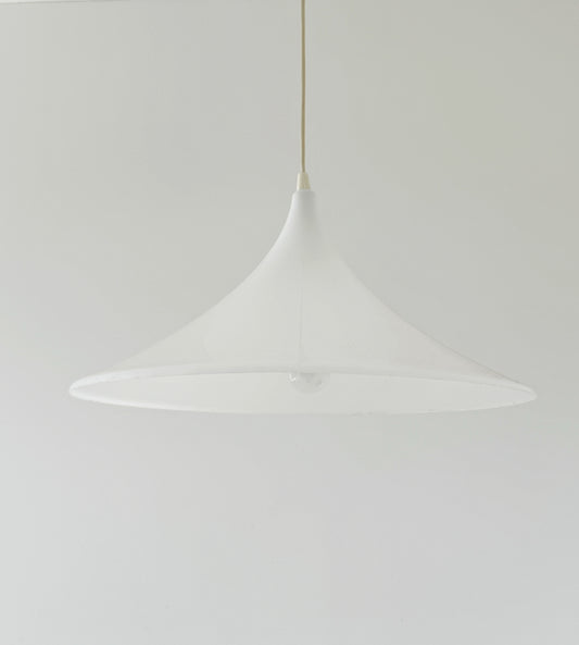 Lampada a sospensione in plexiglass bianco – Anni '70