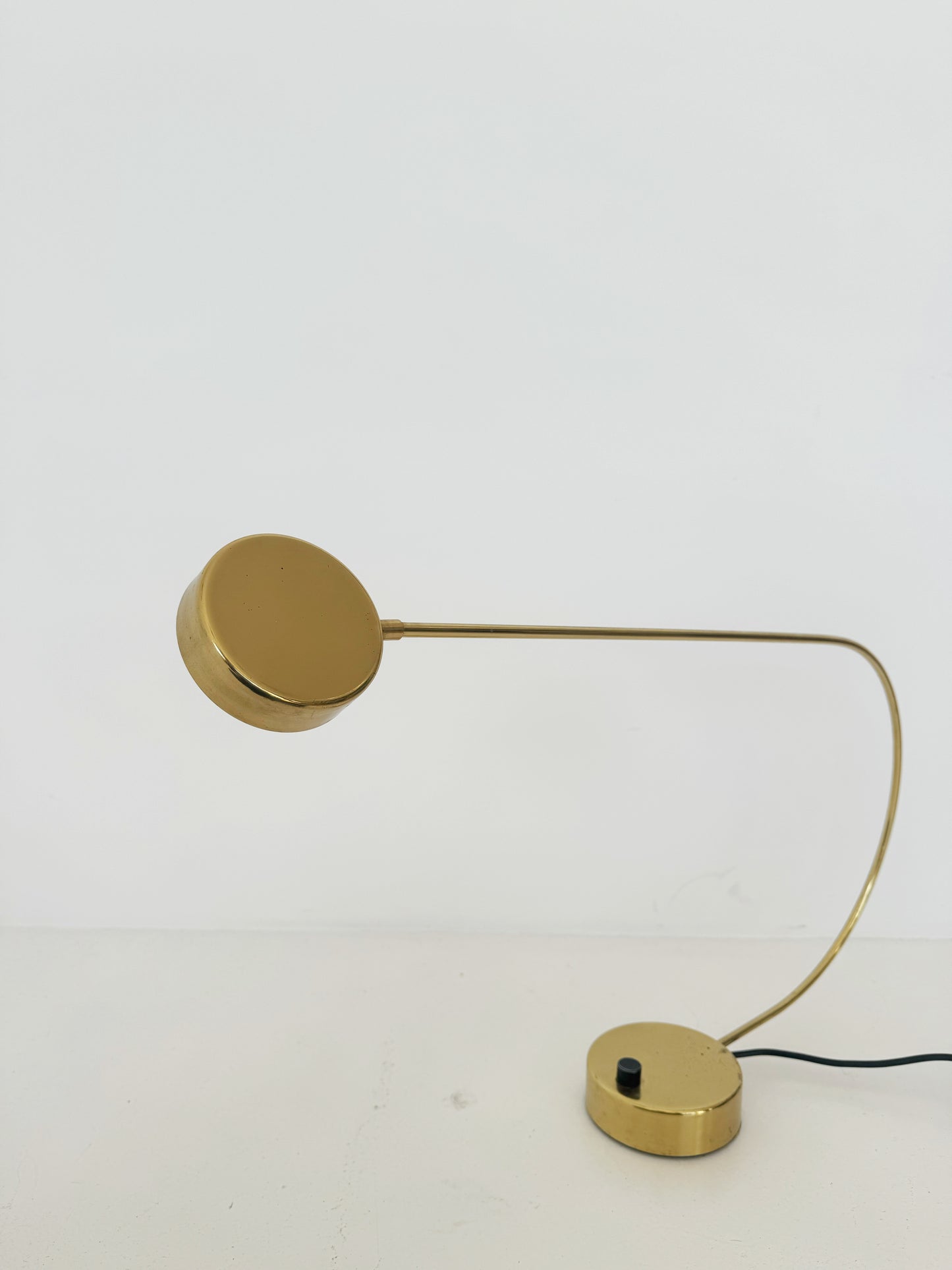 Vintage Brass Table Lamp – Curvilinear Design from the 1970s/1980s