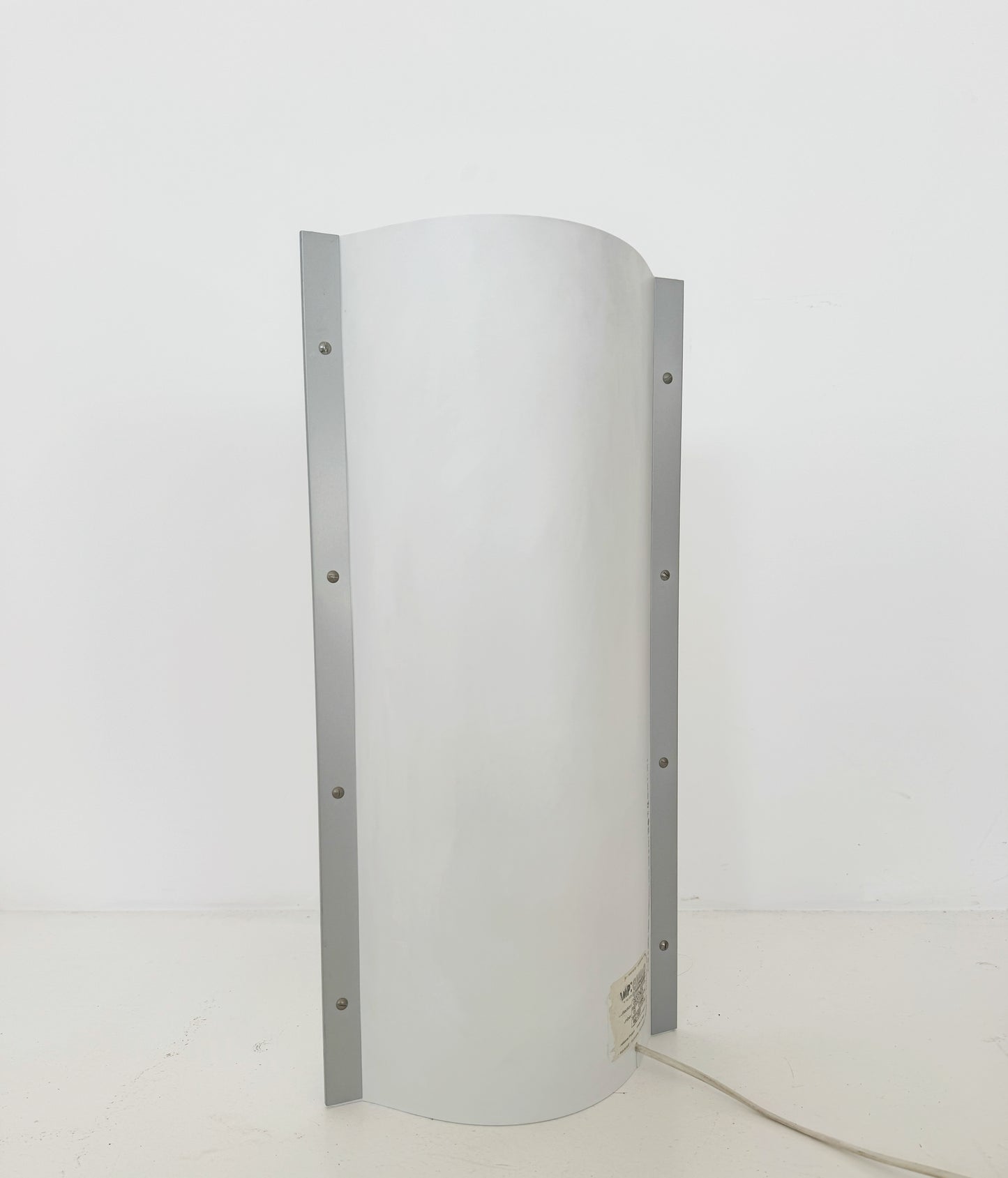 Lampada da tavolo “Gioconda” – Design moderno e scultoreo