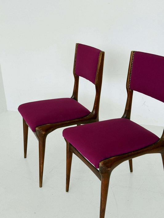 Pair of 1950s Italian wooden chairs with fuchsia upholstery