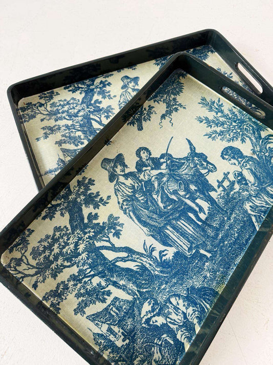 Pair of stackable lacquered wood trays – Toile de Jouy decoration