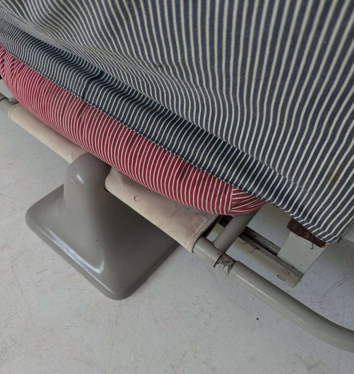 Modular version of the AEO armchair by Paolo Deganello for Cassina, in a semicircular arrangement
