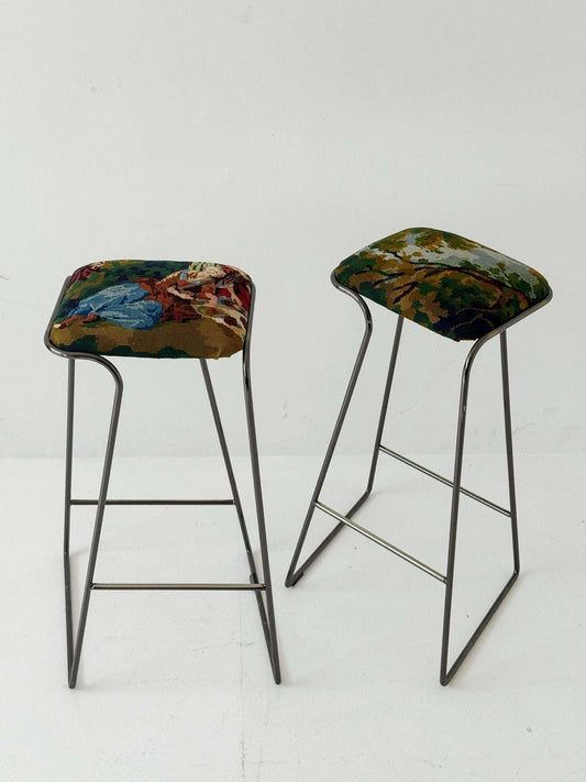 Pair of stools with a vintage half-stitch