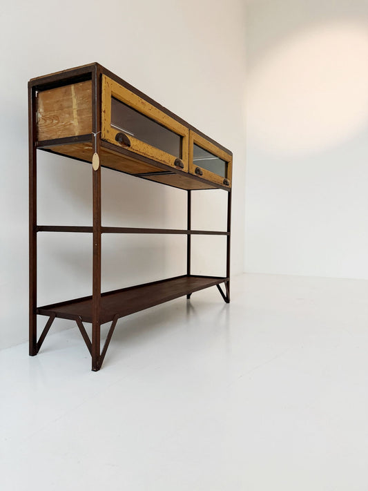 Mobiletto industriale vintage con cassetti in legno e ripiani in metallo – Stile industriale anni '50