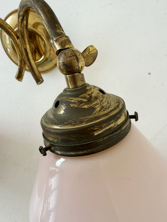 Applique a doppio braccio in ottone e vetro opalino rosa, anni ’40-’50