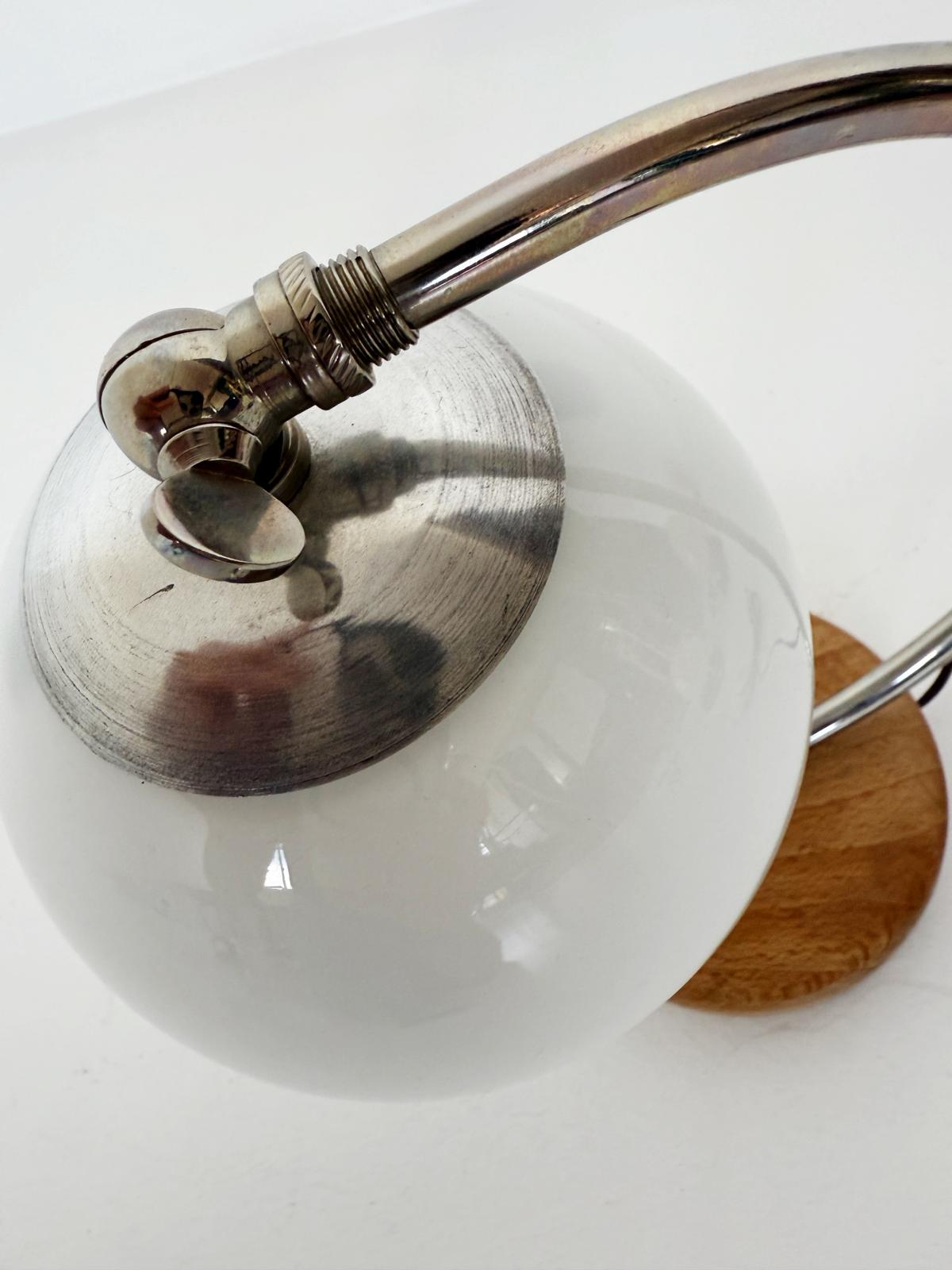 Abat jour with wooden base