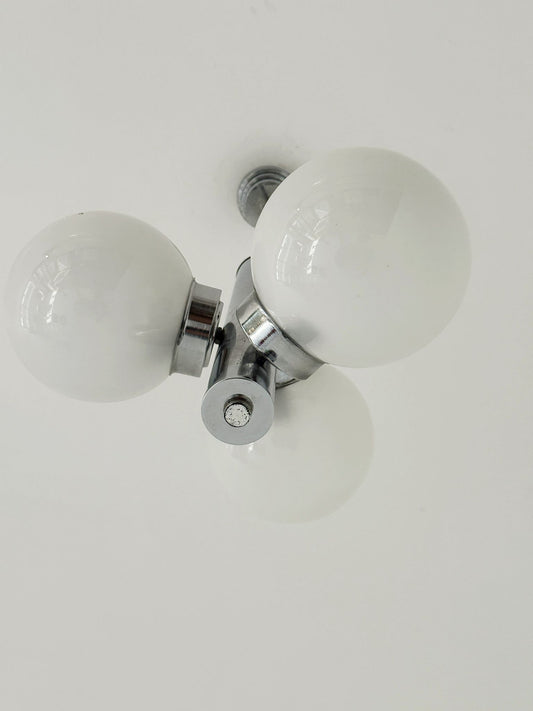 Three lights chandelier