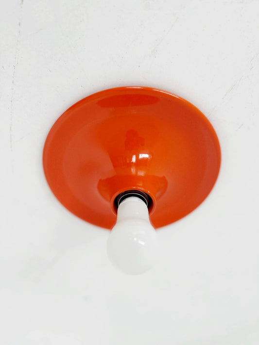Plafoniera vintage in plastica colorata arancione