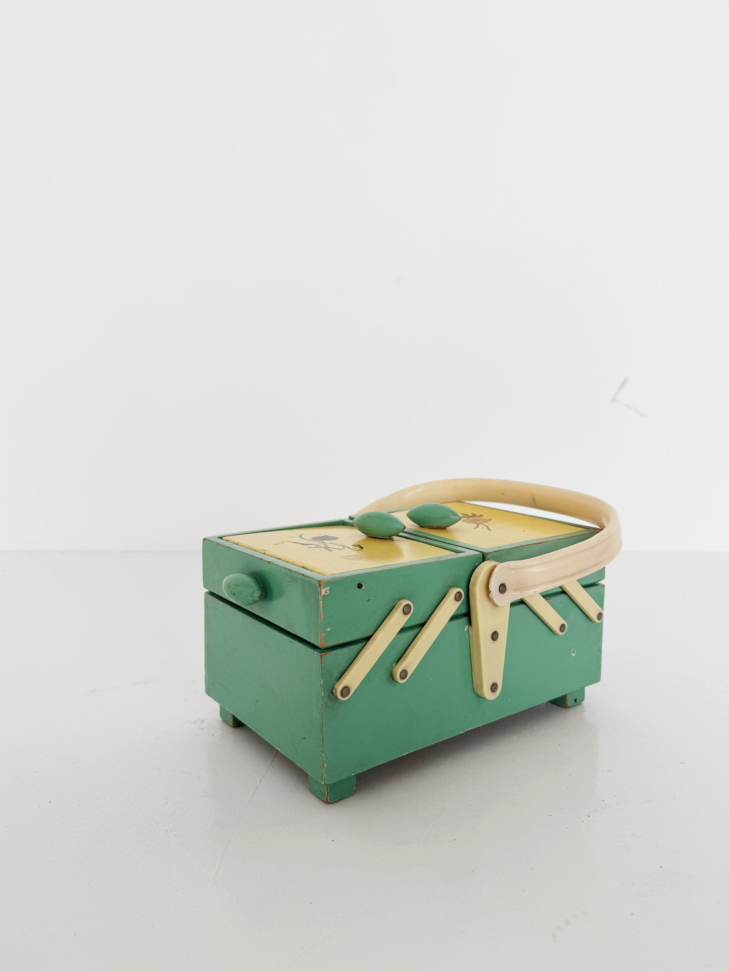 Portacucito da tavolo