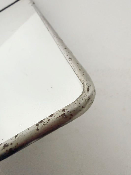 Specchio rettangolare con cornice in metallo