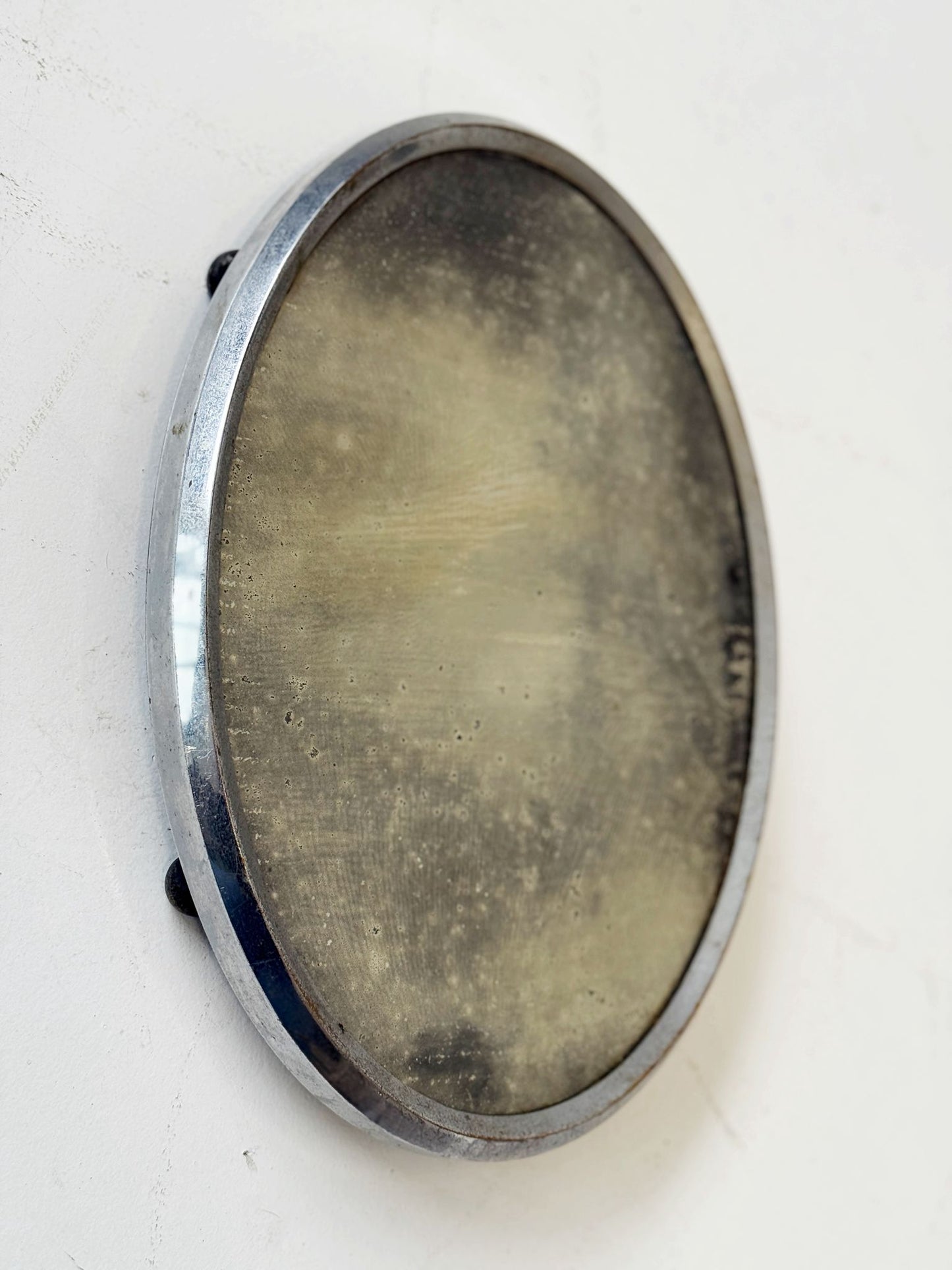 Vassoio ovale in metallo cromato con fondo specchiato – anni ’50