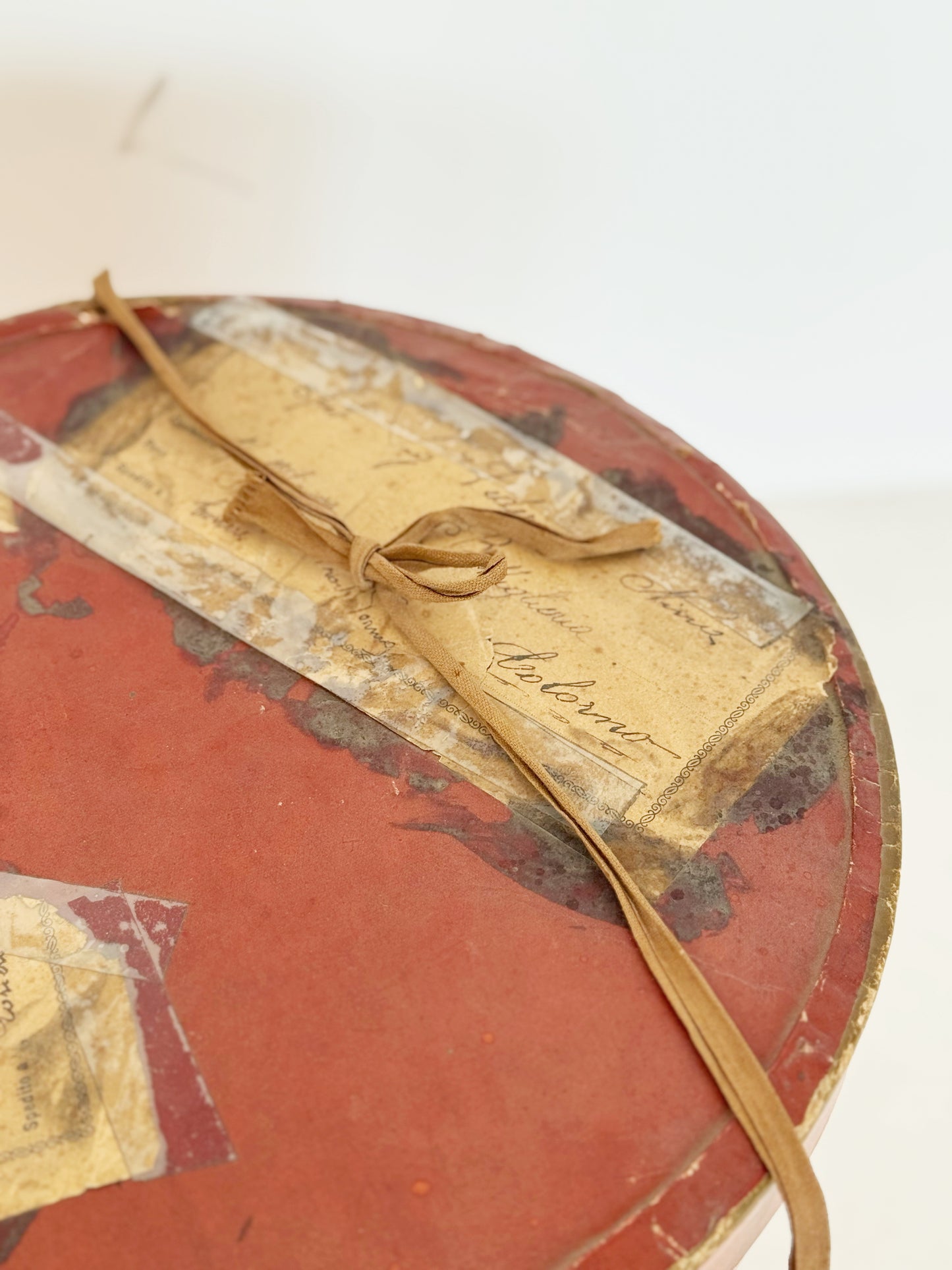 Cappelliera in cartone