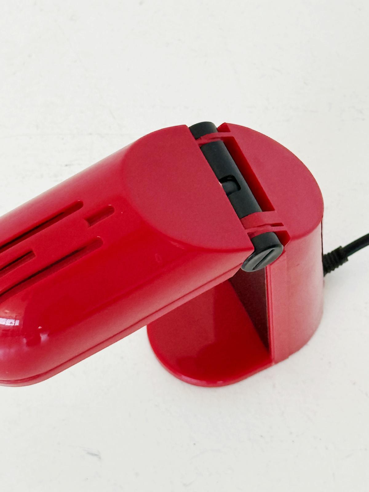 Lampada da tavolo pieghevole rossa in ABS, produzione italiana, anni '80, attribuita a Stilplast