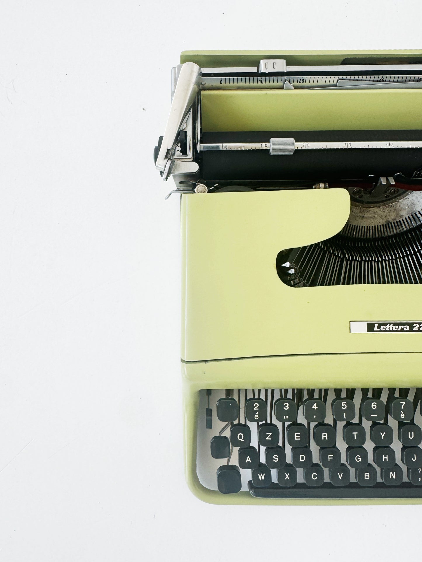 Macchina da scrivere Lettera 22, Olivetti