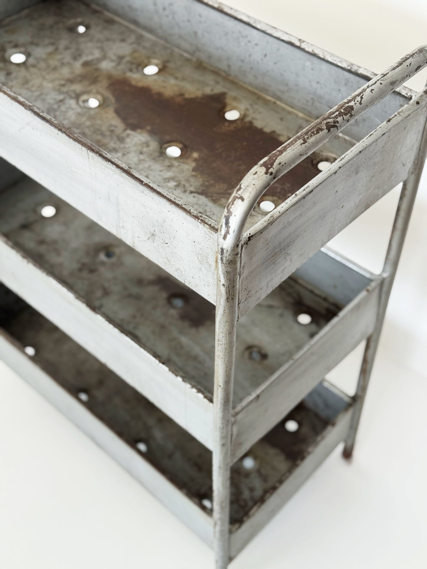 Piccola libreria in ferro