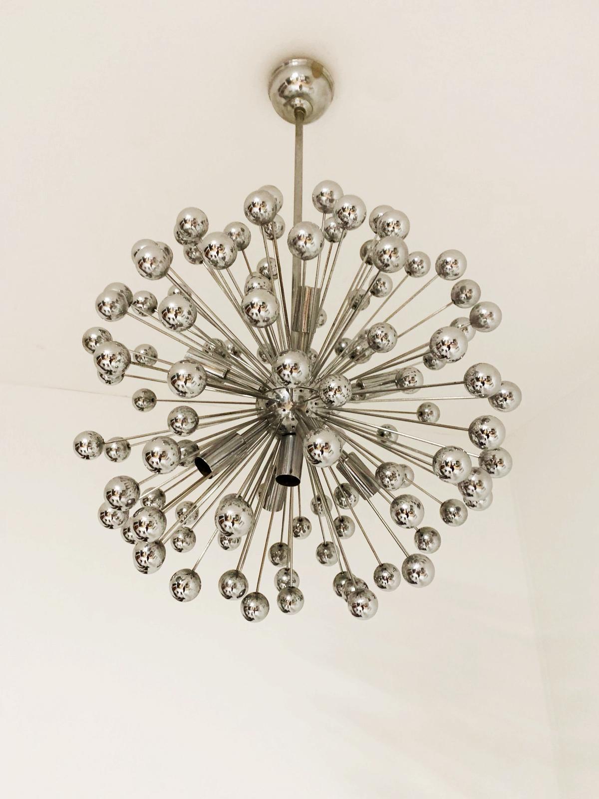 Lampadario “Sputnik” anni ’60/’70 – struttura cromata