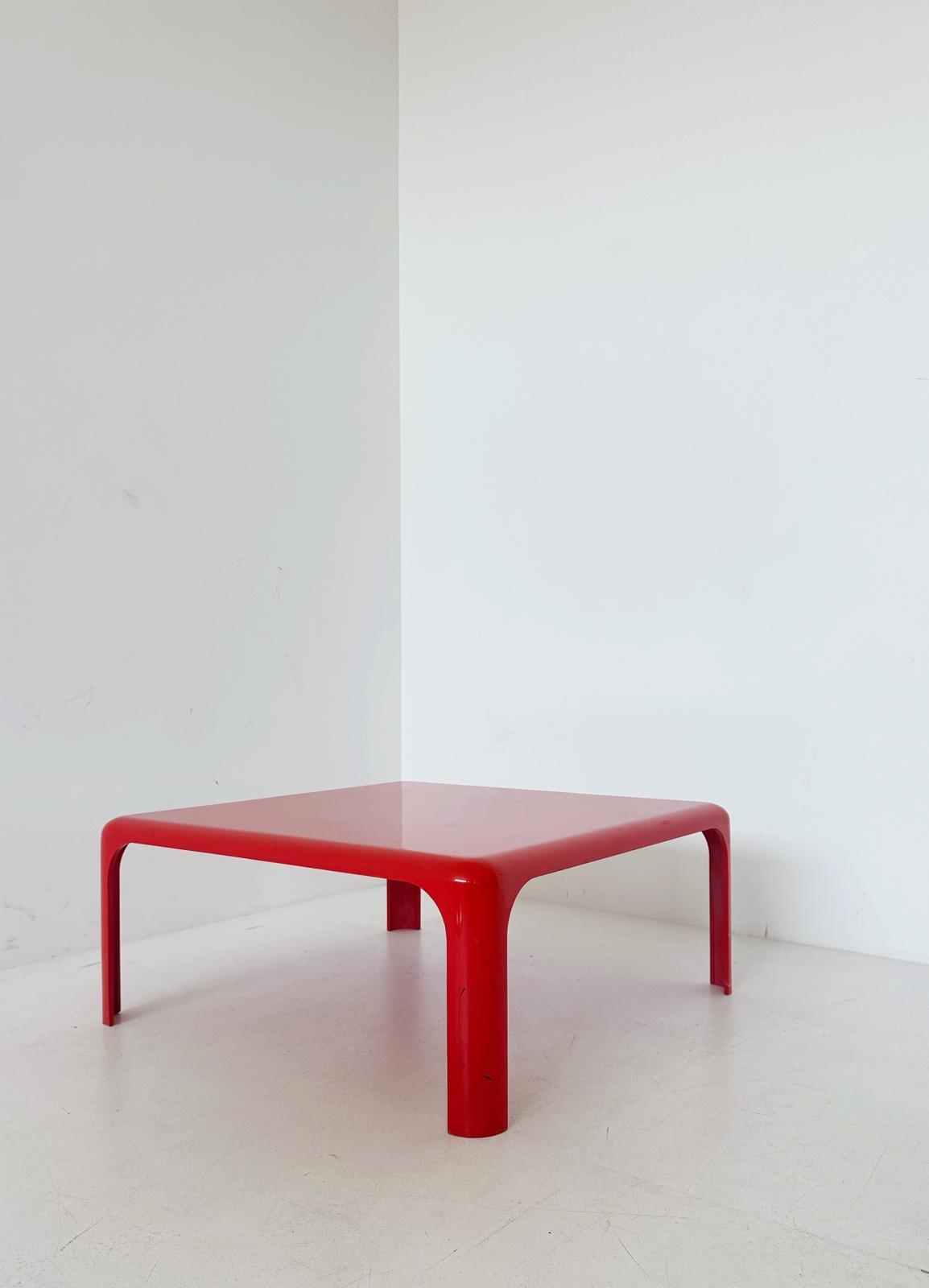 Tavolino Demetrio 70 di Vico Magistretti per Artemide, Italia – Loppis