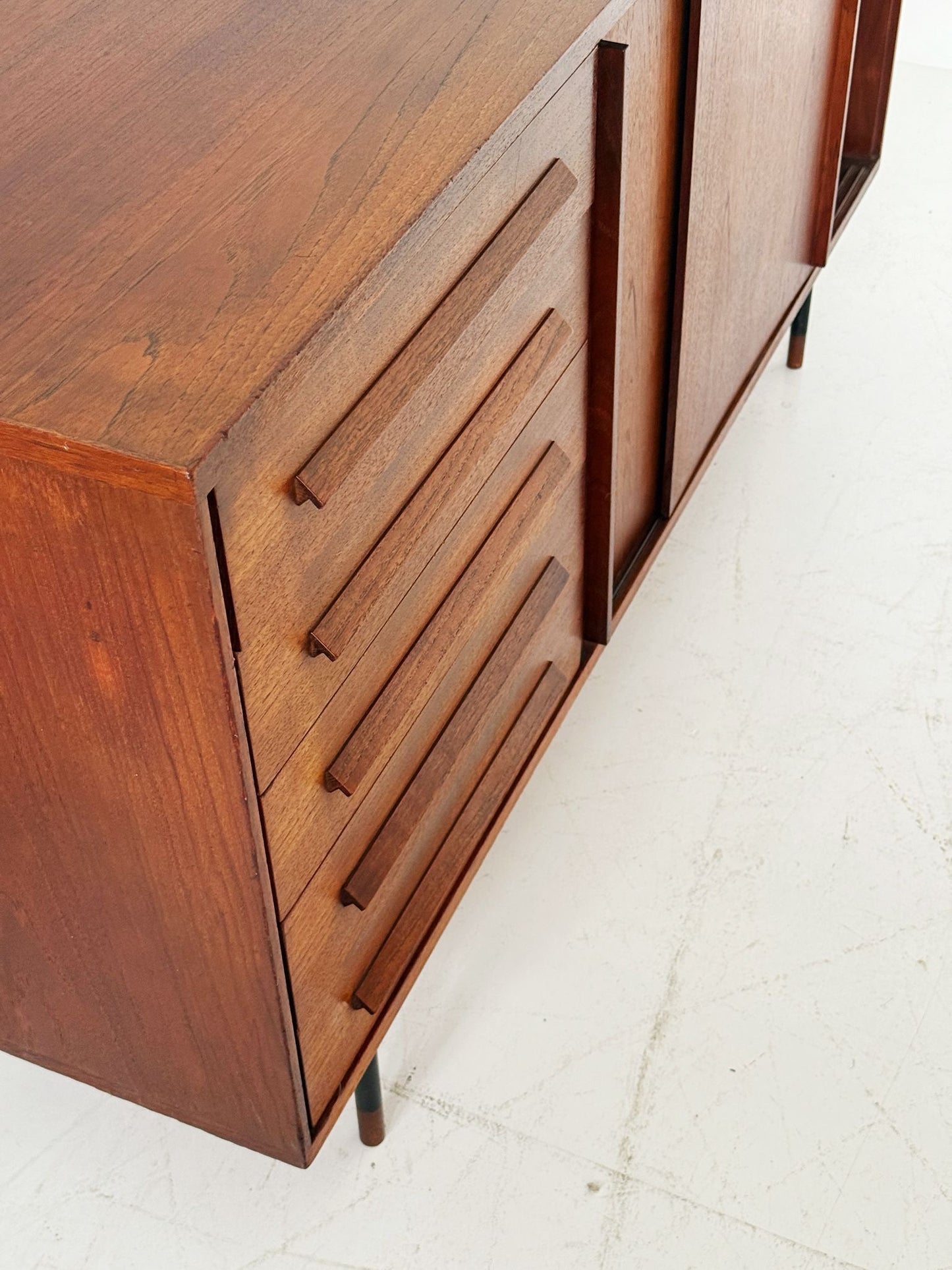 credenza in legno di teak