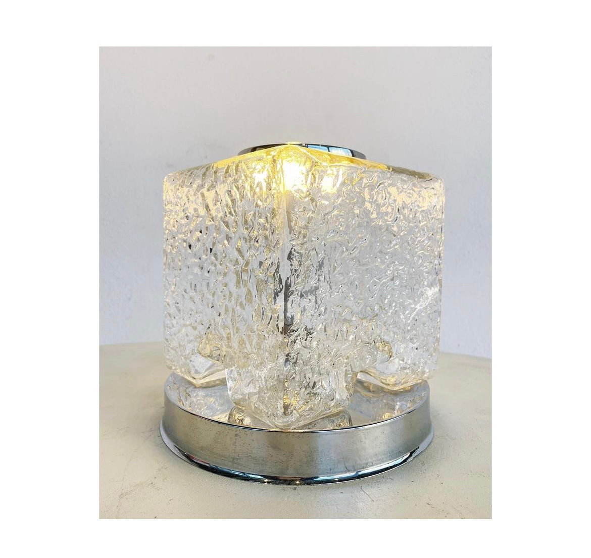 Lampada da tavolo cromo e vetro