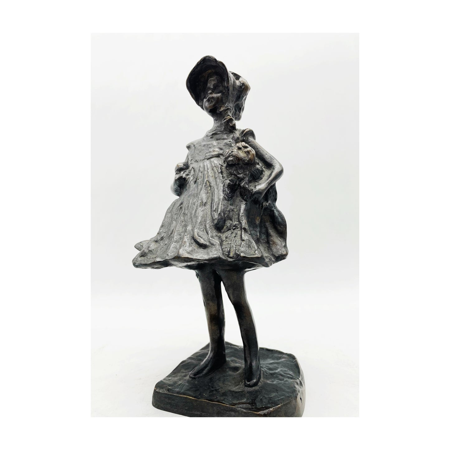 Little girl sculpture P. TROUBETZKOY